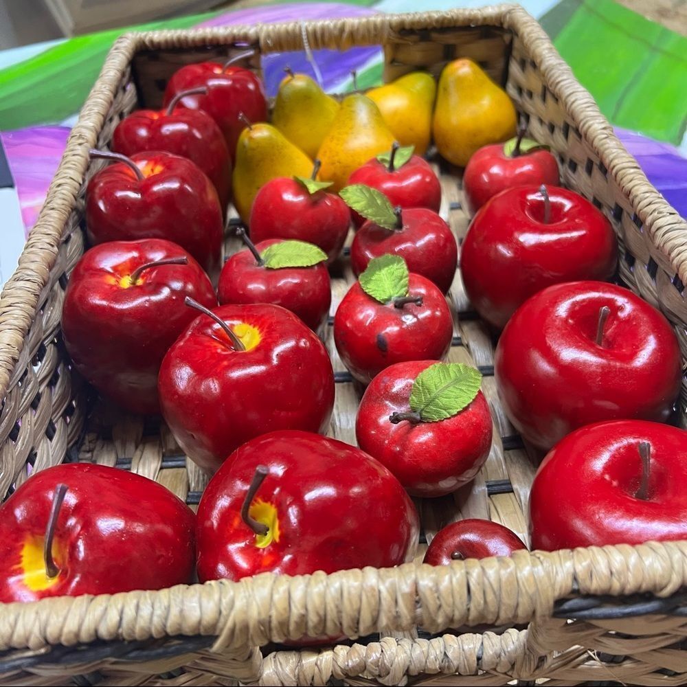Mixed lot of 23 artificial apples and pears (basket not included) - Picture 7 of 9